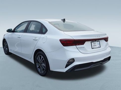 Used 2023 Kia Forte LXS image 5