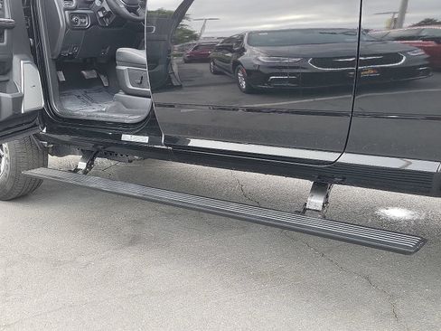 New 2026 RAM 2500 Laramie AWD/4WD image 15