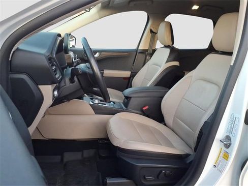 Used 2020 Ford Escape Titanium image 21