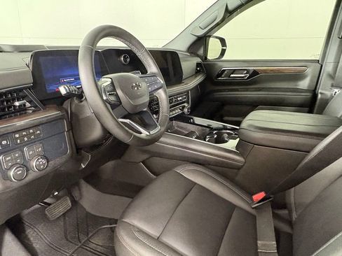 Used 2026 Chevrolet Tahoe Z71 w/ Comfort Package AWD/4WD image 26