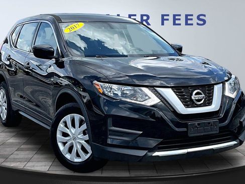 Used 2017 Nissan Rogue S image 3