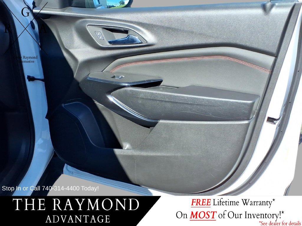 Used 2025 Chevrolet Trax RS w/ Sunroof Package FWD image 10