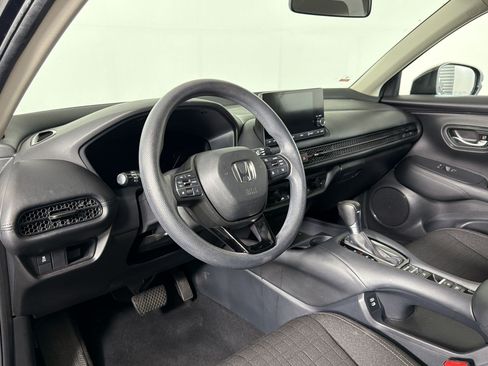 Used 2024 Honda HR-V LX image 3