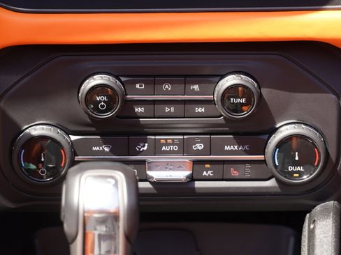 Used 2022 Ford Bronco Wildtrak image 33