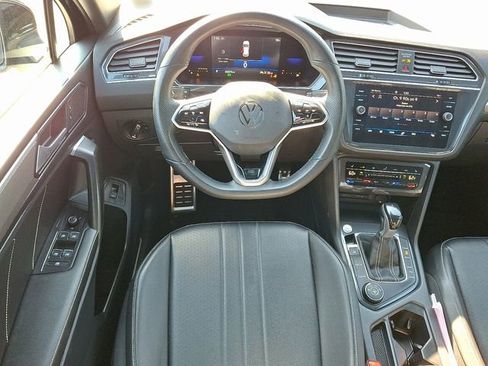 Used 2022 Volkswagen Tiguan SE R-Line AWD/4WD image 11