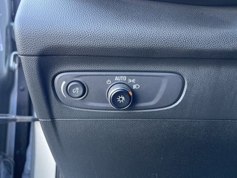 Used 2023 Buick Envision Preferred image 19