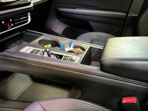 Used 2024 Volkswagen Atlas SE image 20