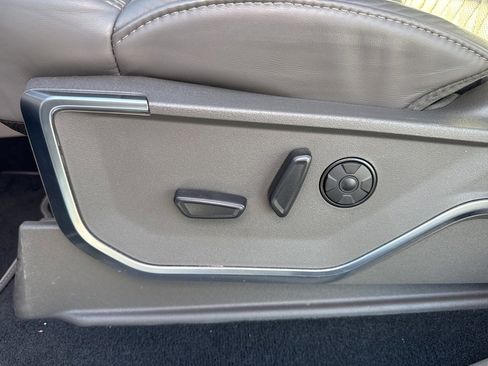 Used 2025 Ford F350 Platinum w/ Platinum Plus Package image 29