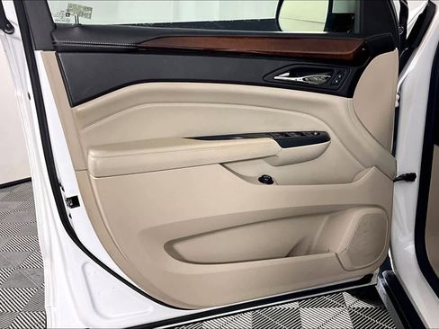 Used 2013 Cadillac SRX Luxury image 21