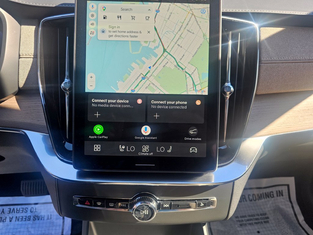Certified 2025 Volvo XC90 B5 Plus AWD/4WD image 48