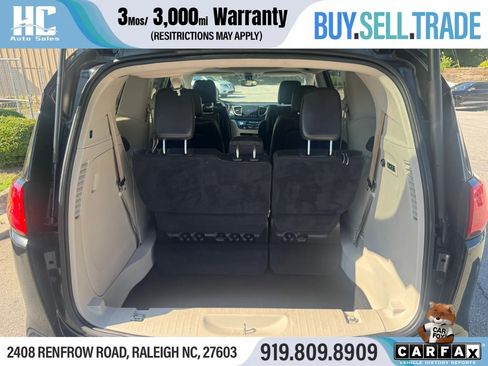 Used 2017 Chrysler Pacifica Limited FWD image 17