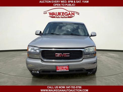 Used 2004 GMC Yukon XL SLE RWD image 2