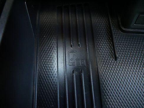 Certified 2025 Volkswagen Atlas SE w/ Black Wheel Package image 28