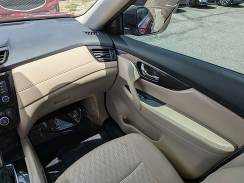 Used 2019 Nissan Rogue SV FWD image 18
