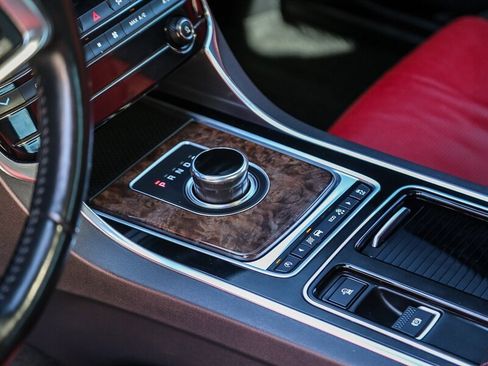 Used 2017 Jaguar XF R-Sport image 25