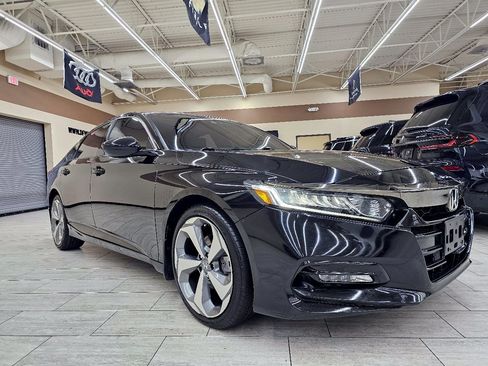 Used 2018 Honda Accord Sport image 4