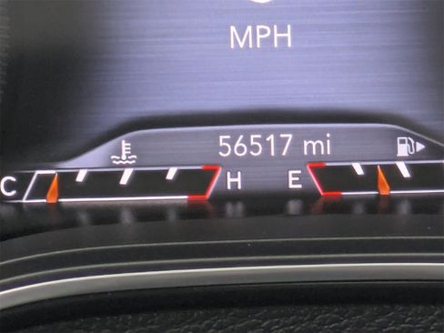 Used 2020 Jeep Cherokee Trailhawk w/ Cold Weather Group image 33