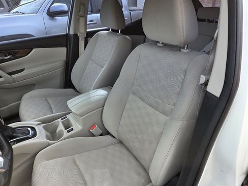 Used 2018 Nissan Rogue Sport SV w/ SV All-Weather Package image 8