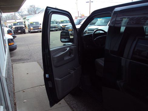 Used 2014 Chevrolet Express 1500 LT w/ LT Preferred Equipment Group image 15