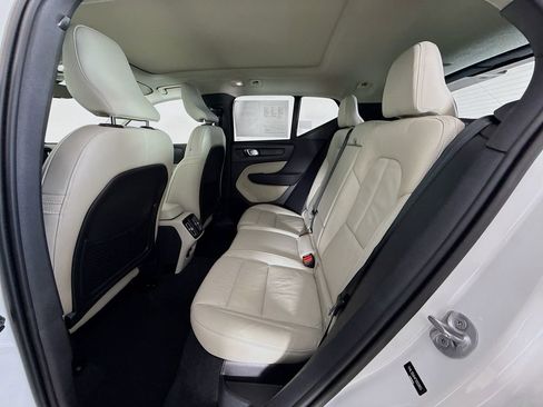 Used 2023 Volvo XC40 B5 Ultimate w/ Protection Package Premier AWD/4WD image 26