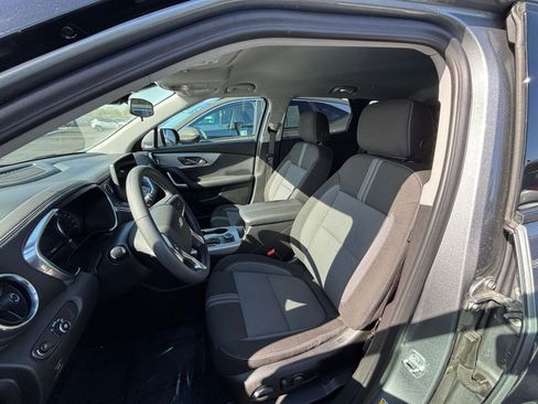 Used 2025 Chevrolet Blazer LT image 38