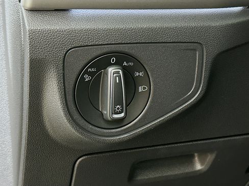 Used 2023 Volkswagen Atlas SEL Premium image 10