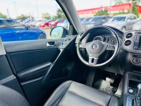 Used 2016 Volkswagen Tiguan S image 14