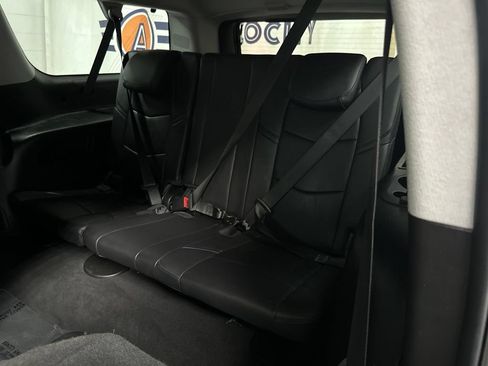Used 2019 Cadillac Escalade ESV Premium Luxury AWD/4WD image 23