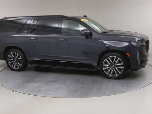 Used 2024 Cadillac Escalade ESV Sport w/ Touring Package AWD/4WD image 13