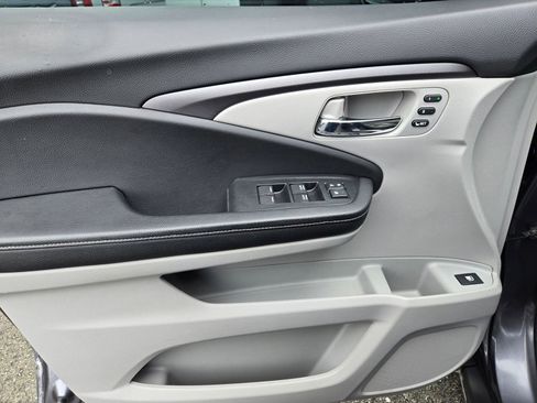 Used 2023 Honda Ridgeline RTL-E image 17