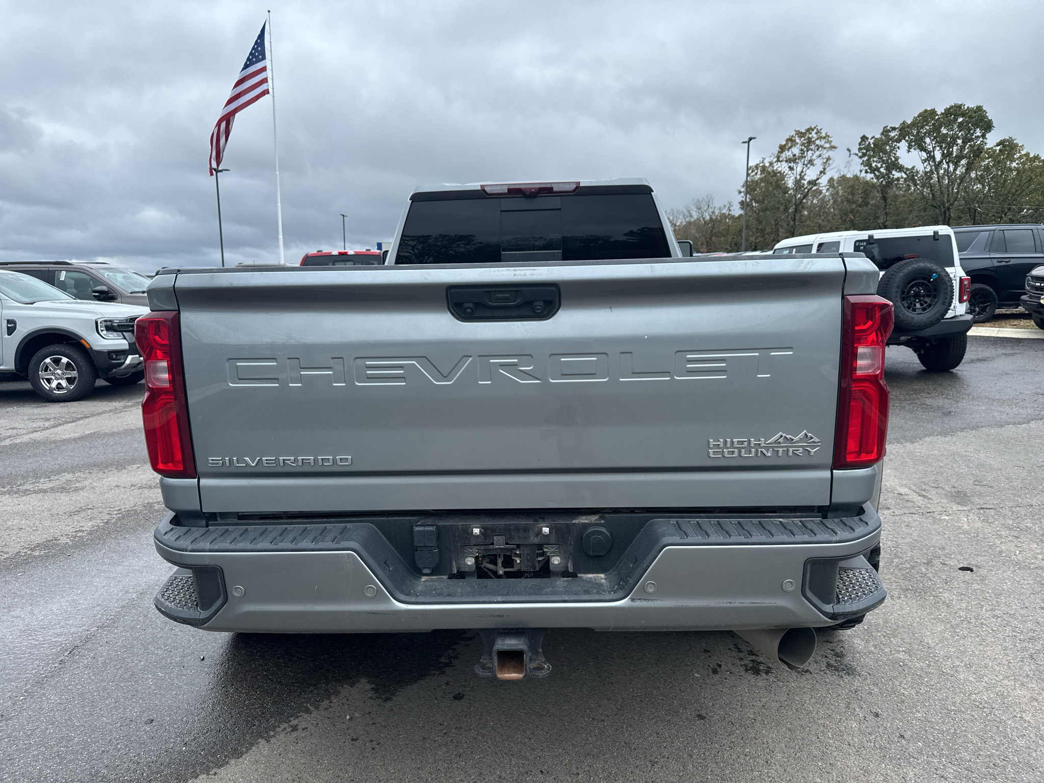 Used 2024 Chevrolet Silverado 3500 High Country w/ Technology Package AWD/4WD image 6