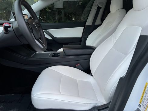 Used 2021 Tesla Model Y Performance image 31