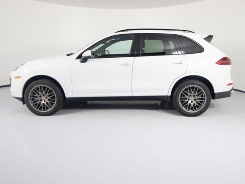 Certified 2017 Porsche Cayenne AWD/4WD image 7