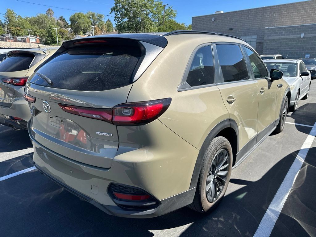 Used 2025 MAZDA CX-70 3.3 Turbo w/ Preferred Package AWD/4WD image 4