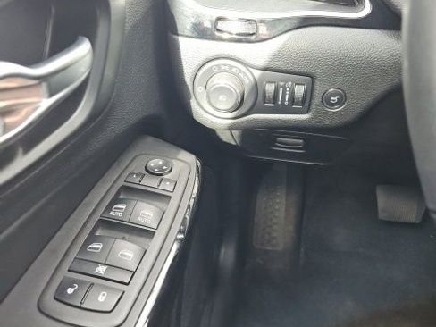 Used 2023 Jeep Cherokee Altitude Lux image 13