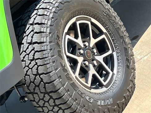 New 2025 Jeep Gladiator Rubicon w/ Convenience Group image 8