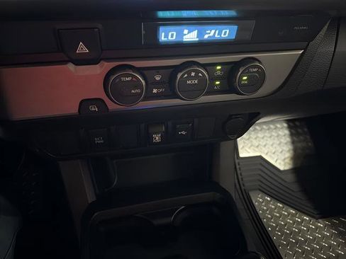 Used 2021 Toyota Tacoma SR5 RWD image 24