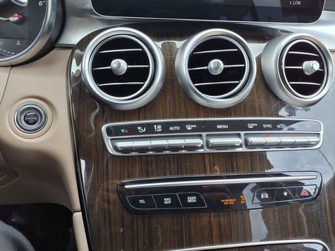 Used 2020 Mercedes-Benz GLC 300 image 27