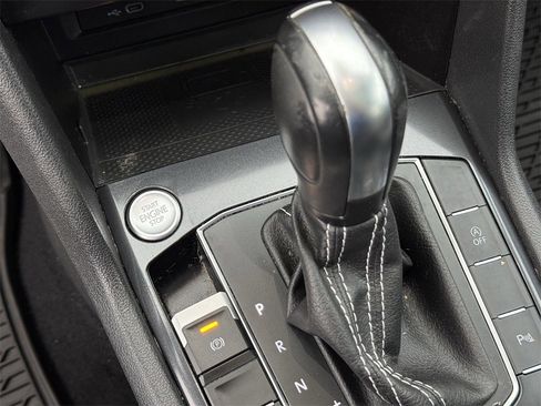 Used 2021 Volkswagen Tiguan S image 29