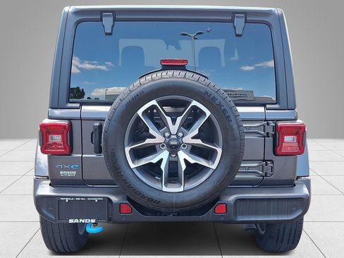 Used 2024 Jeep Wrangler Unlimited w/ Convenience Group AWD/4WD image 6