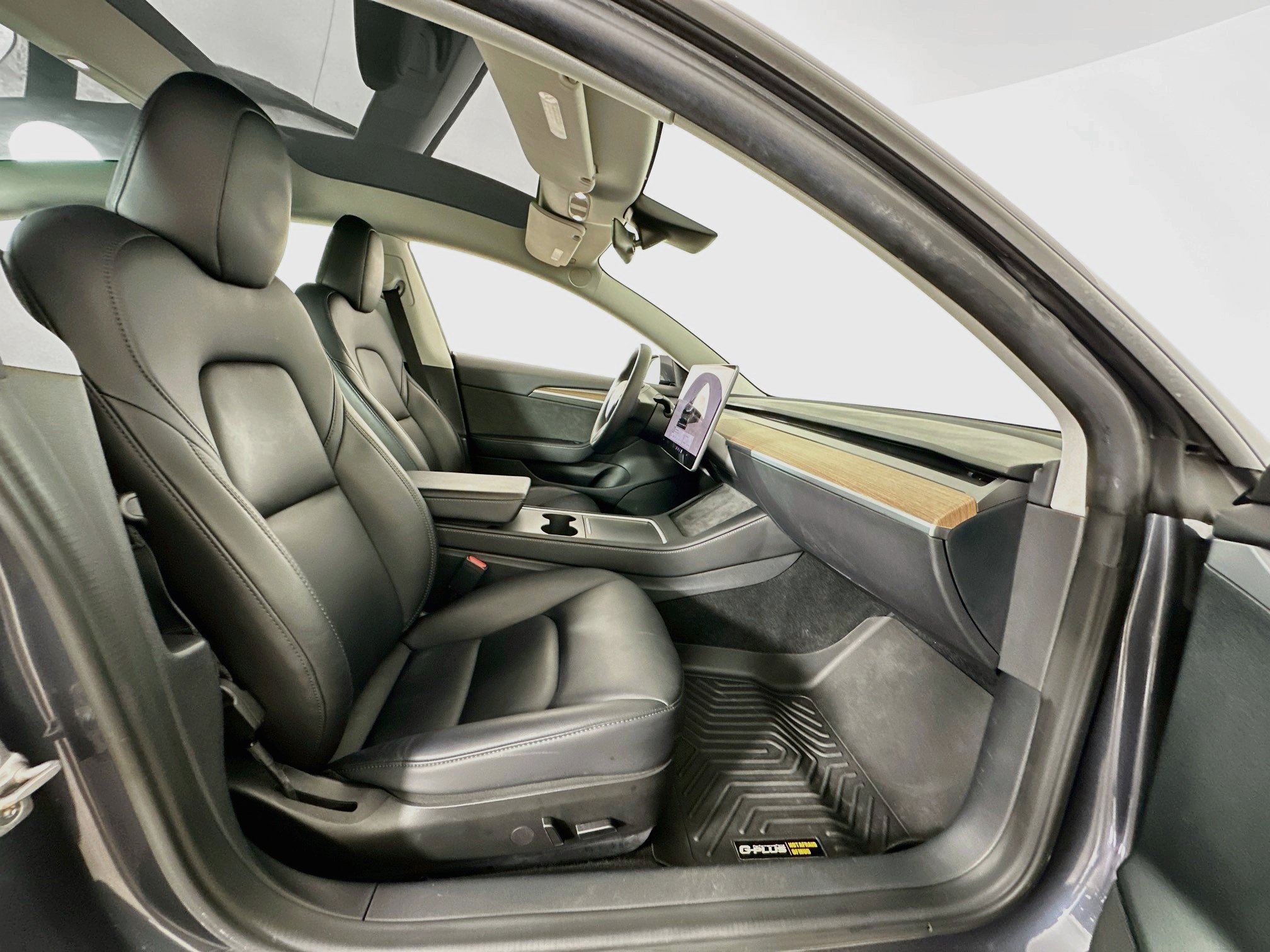 Used 2023 Tesla Model 3 Standard Range RWD image 31