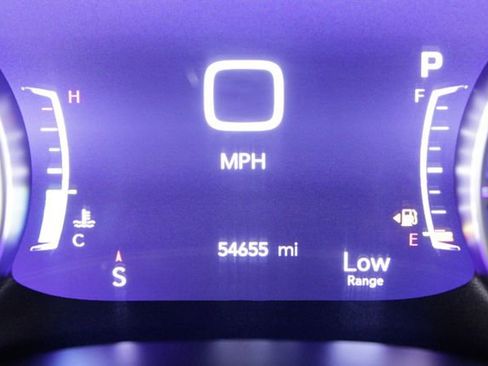 Used 2024 Chrysler Pacifica Touring-L image 27