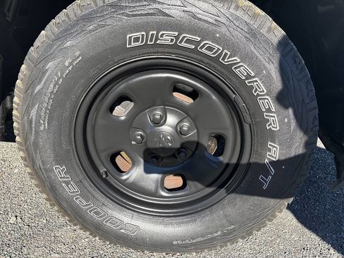 Used 2016 RAM 1500 Tradesman w/ Power & Remote Entry Group image 24