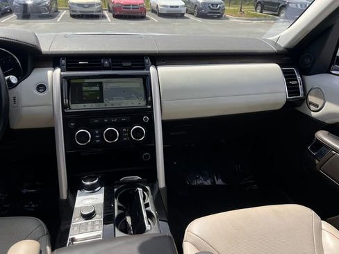 Used 2017 Land Rover Discovery HSE Luxury AWD/4WD image 17