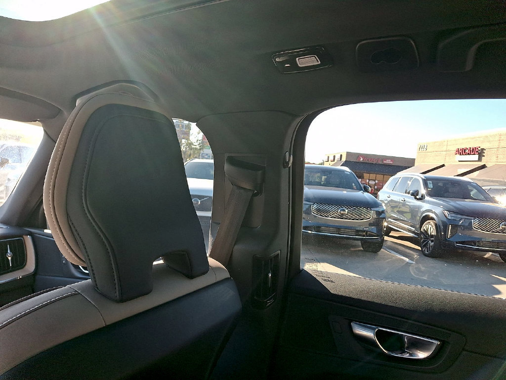 Certified 2026 Volvo XC60 B5 Core AWD/4WD image 11