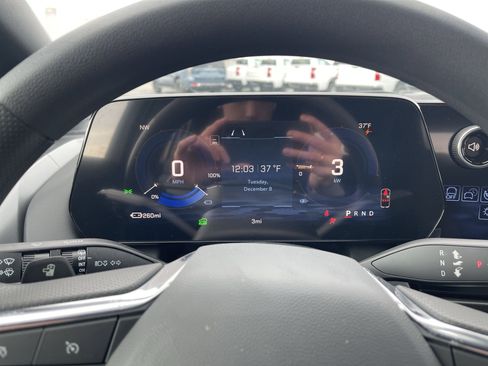 New 2026 Chevrolet Equinox EV LT FWD image 44