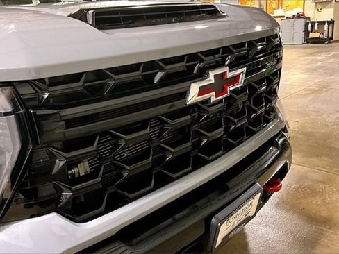 Certified 2024 Chevrolet Silverado 2500 ZR2 w/ Technology Package image 11