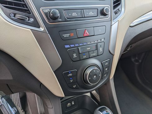 Used 2017 Hyundai Santa Fe Sport FWD image 23