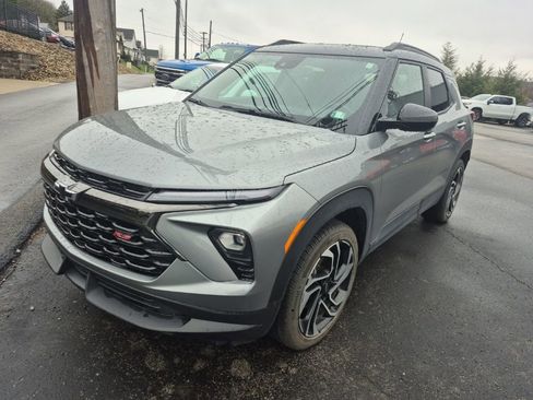 Used 2025 Chevrolet TrailBlazer RS w/ Convenience Package image 3