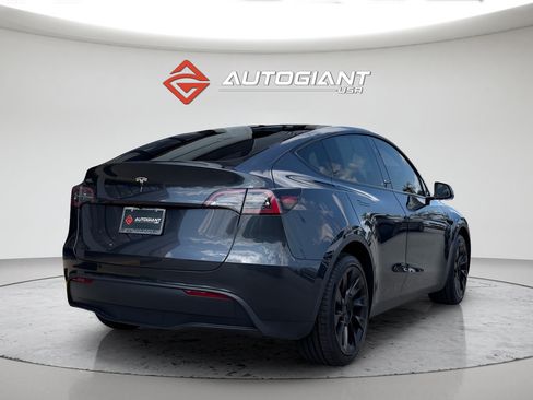 Used 2024 Tesla Model Y Long Range RWD image 22
